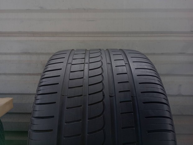 2 db Pirelli Pzero Rosso 305/25 R19 96Y nyárigumi