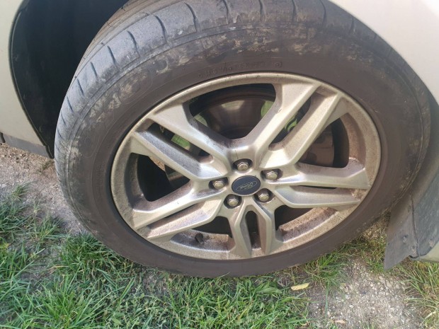 2 db Toyo nyri gumi 235/50 R18