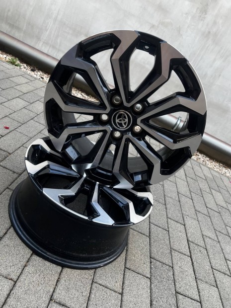2 db Toyota Yaris Cross alufelni