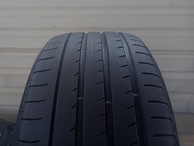 2 db Yokohama Advan Sport V105T 285/40 R22 106Y nyárigumi