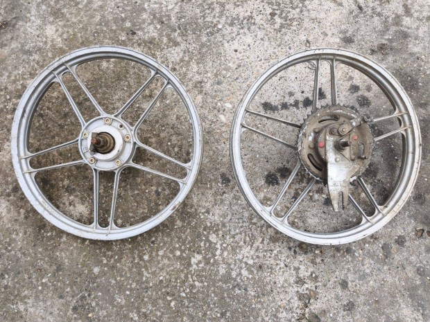 2 db. puch maxi ker�k p�rban