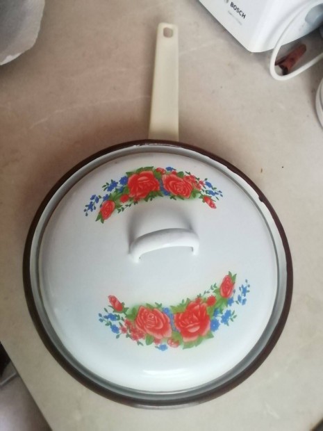 2 db. retr zomncos nyeles vas serpeny, lbos fedkkel (4 db.)