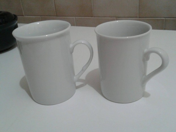 2 db fehér porcelán kávés pohár csésze nem egyforma méret