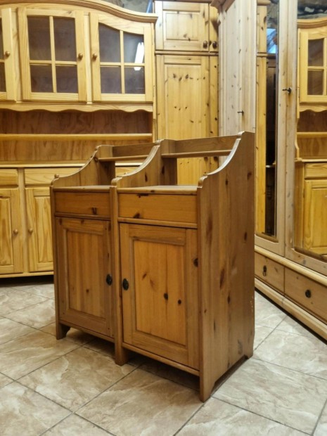 2 db fenyő éjjeliszekrény 41x93x42