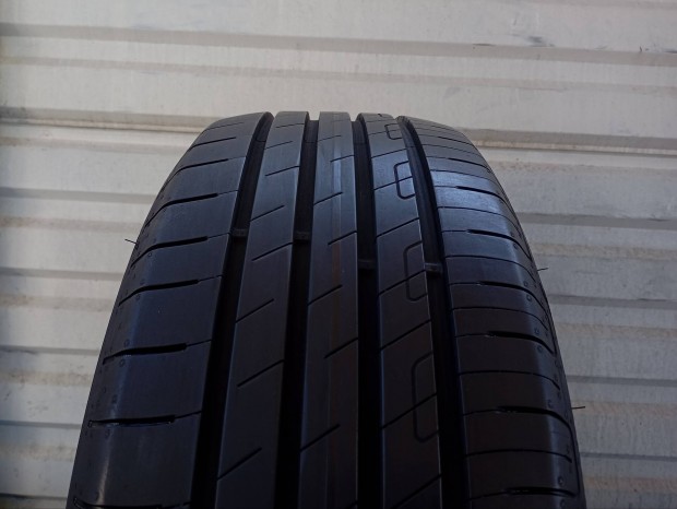 2 db használt Goodyear Efficientgrip Performance 215/55 R18 95H nyári