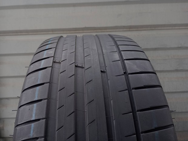 2 db használt Michelin Pilot Sport 4 VOL 255/35 R20 97W XL nyárigumi