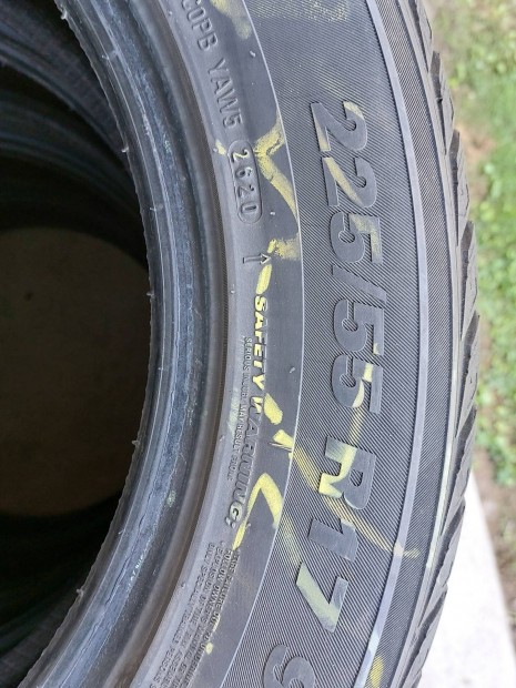 2 db tli 225/55 R17 gumi