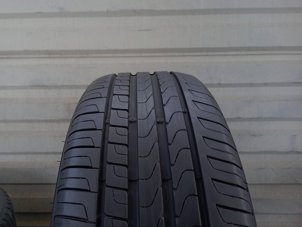2 db újszerű Pirelli Cinturato P7 MO 225/55 R17 97Y nyárigumi