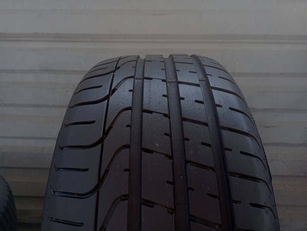2 db újszerű Pirelli P Zero AO 255/40 R19 100Y XL nyárigumi