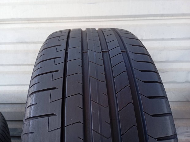 2 db újszerű Pirelli P Zero PZ4 AO 255/35 R21 98Y XL nyárigumi