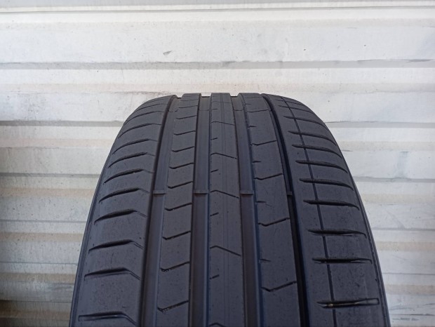2 db újszerű Pirelli Pzero PZ4 J Luxury 255/35 ZR20 97Y XL