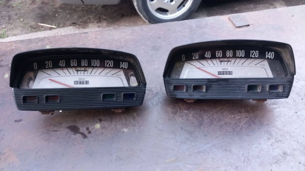 2 db veterán autó fiat 850 óracsoport debreceni átadás gls mpl is