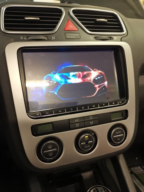 2 dines fejegység 9" 2/32GB,wifi,Bluetooth, navi, android eladó.