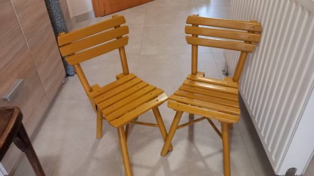 2 kis sz�k elad�