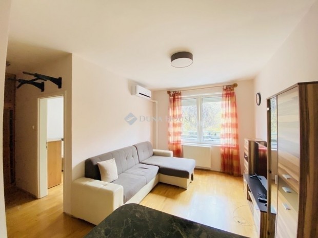 2 k�l�n ny�l� szoba, gar�zs + t�rol�