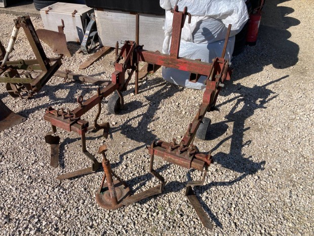 2 soros sork�zm�vel�, kultiv�tor kistraktorhoz