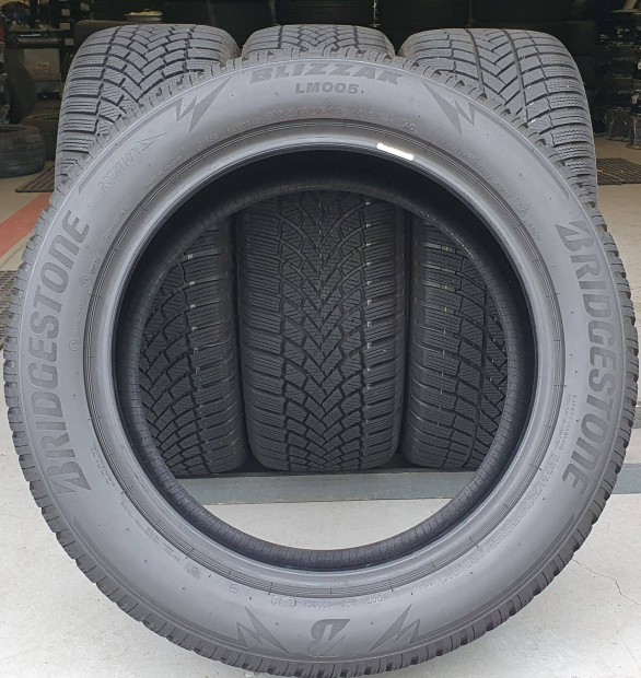 2 szles Bridgestone 235/55 R19 255/50 R19 tli gumi 4db /T104