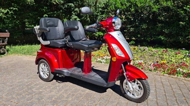 2-személyes Z-tech elektromos robogó eladó