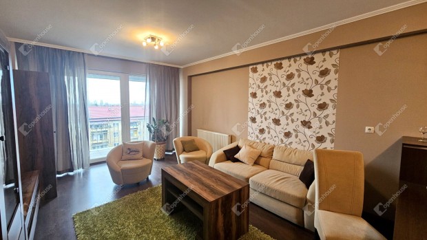 2 szob�s, nagy erk�lyes N�v�s kiad� lak�s Miskolcon, a Macropolisban