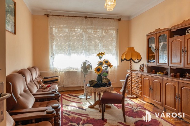 2 szob�s csal�di h�z Doboz k�zpontj�ban