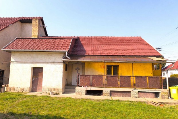 2 szob�s csal�di h�z Em�d�n