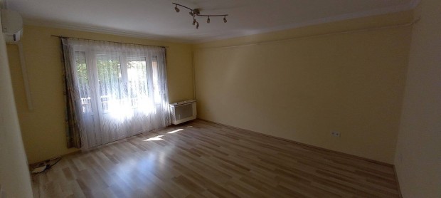 2 szob�s fel�j�tott Gy�ri kapui lak�s 1 M Ft olcsobban elad�