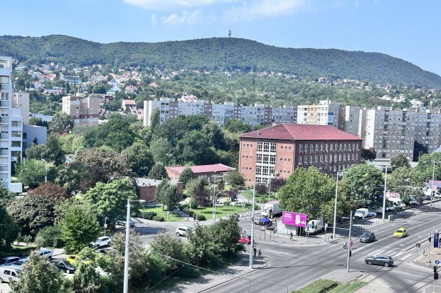 2 szobs feljtott panorms laks buda