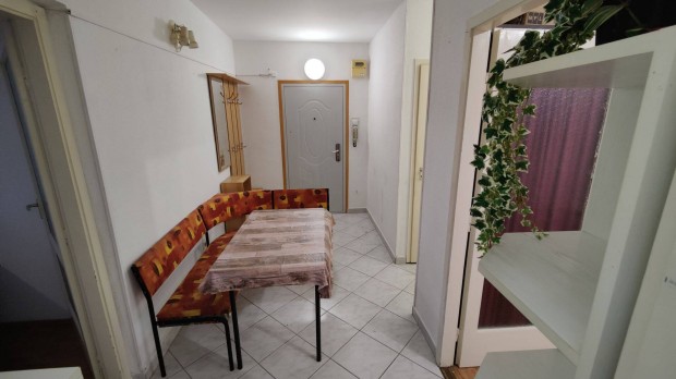 2 szob�s panellak�s Cserepes k�z