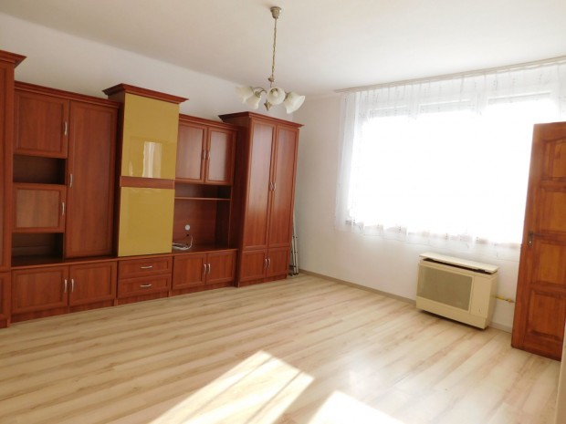 2 szob�s t�gla lak�s kiad� Szombathelyen a K�roly R�bert utc�ban