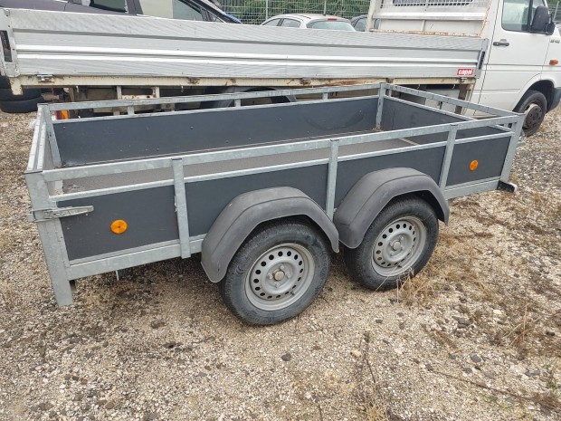 2 tengelyes utnfut 750kg