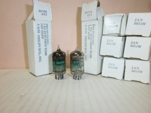 2 x 5654W (6AK5, EF95, 6J1) Philips ECG -Usa -black plate - NOS