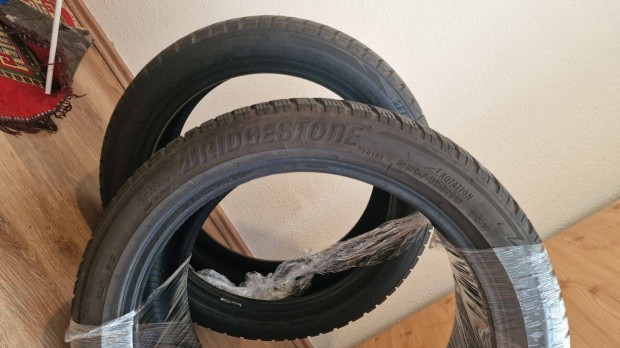 2 x Téli gumiabroncs - Bridgestone - 225-45/R18