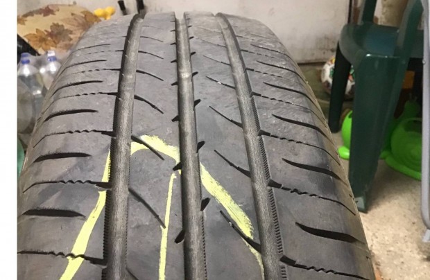 2 x Toyo Nanoenergy 175 70 14 nyári gumi
