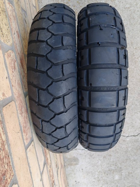 2db 150/70-R18 enduro hátsó gumi, motorgumi