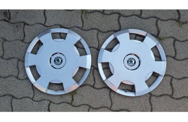 2db 15" Speciális rögzítésű Skoda gyári dísztárcsa