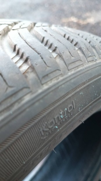 2db 195/50 R16 88V* használt Hankook Kinergy 4S négyévszakos gumi.
