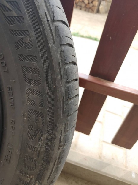2db 195/60 r16 2022-es Bridgestone gumi