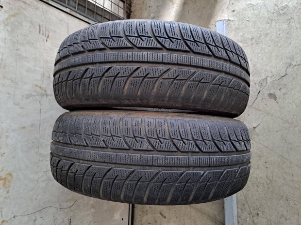 2db 195/65 R15 Toyo Téli gumi eladó!! (DOT2018,40hét) ára 5000Ft/db