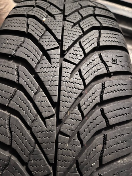 2db 195/65r15 Kumho xl tli