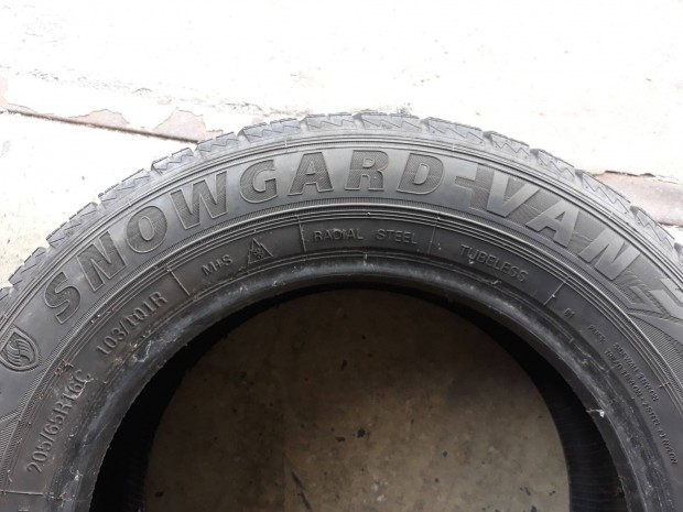 2db 205/65 R16C Rosava T�li teheraut� gumi elad�!!! �ra! 5000Ft/db