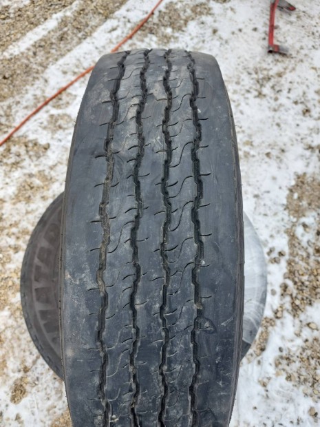 2db 205/75r17.5 kormnyzott