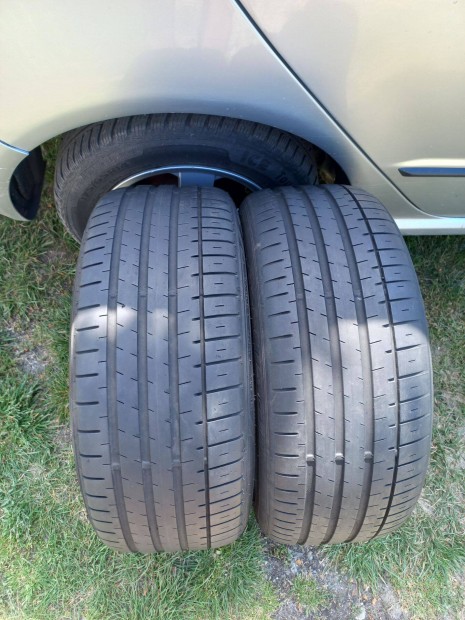 2db 215/45 R17 Falken nyri