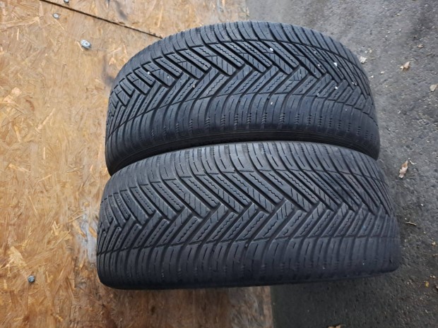 2db 215/45 R17 Hankook Kinergy 4S 2 Ngyvszakos gumi elad! (DOT2021)