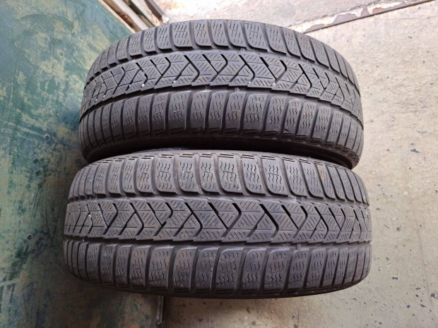 2db 215/55 R17 Pirelli Winter Sottozero 3 (Peremvds) tli gumi elad