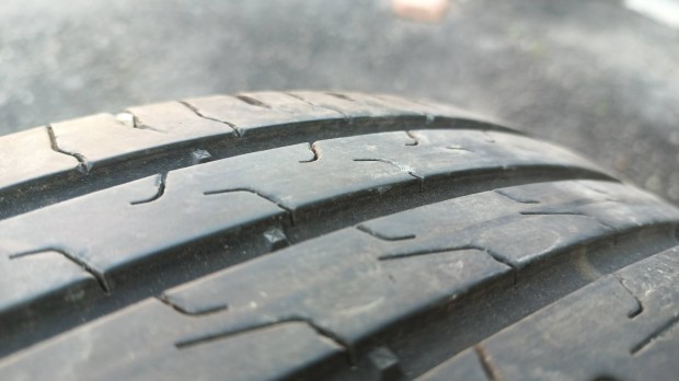 2db 215/60 R16 95H használt Contiecocontact6 nyári gumi.