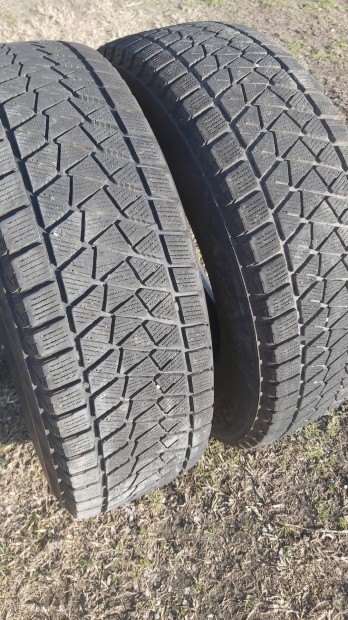 2db 215/70/16 téligumi