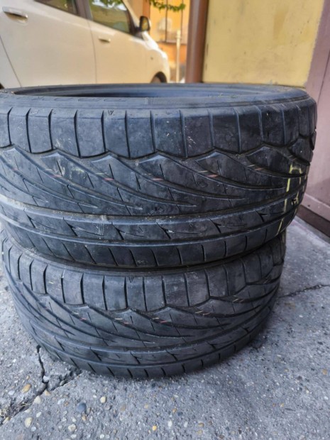 2db 225 / 45 R17 Toyo Proxes nyri gumi