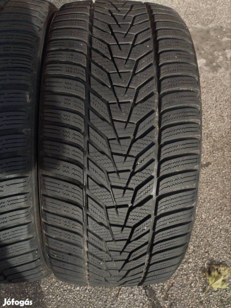 2db 235/35 19 Hankook tli gumi r19 " dot23