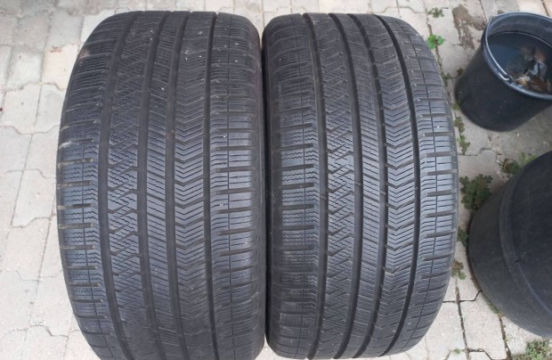 2db 90%-os 255/35 R19 Vredestein 4 vszakos gumi