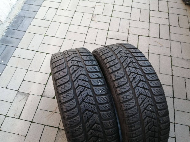 2db 90%-os Pirelli 205/40 R18 tli gumi